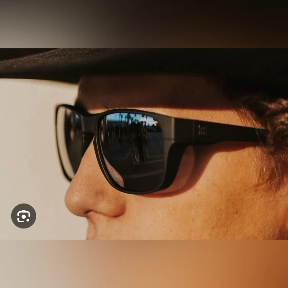 NWOT - Authentic - BEX - Mica Polarized Sunglasses - Black/Grey